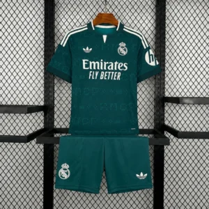 Kit Enfant Real Madrid Extérieur 2026/2027 — devant Kit Enfant Real Madrid Extérieur 2026/2027 — devant