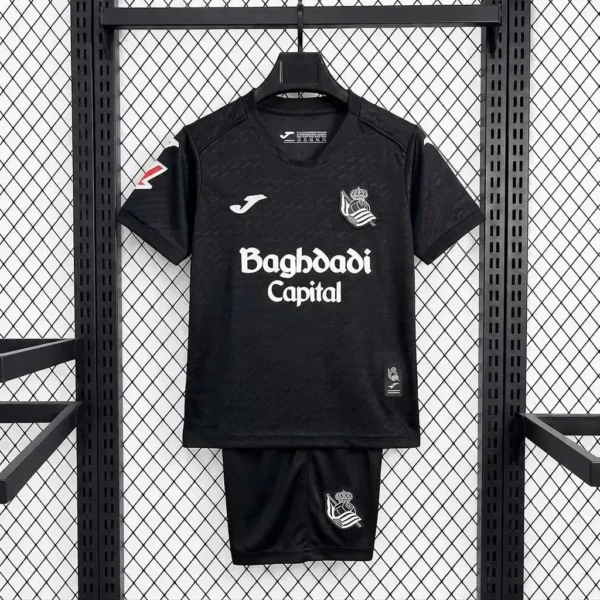 Kit Enfant Real Sociedad Extérieur 2026/2027 — devant Kit Enfant Real Sociedad Extérieur 2026/2027 — devant