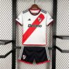 Kit Enfant River Plate Domicile 2026/2027 — devant Kit Enfant River Plate Domicile 2026/2027 — devant