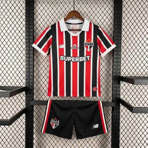Kit Enfant São Paulo Extérieur 2026/2027 — devant Kit Enfant São Paulo Extérieur 2026/2027 — devant