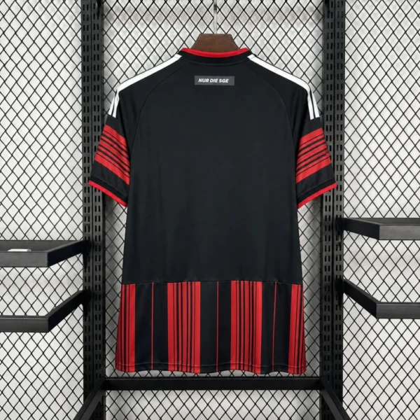 Maillot Eintracht Francfort Extérieur Rouge et Noir 2026/2027 — dos Maillot Eintracht Francfort Extérieur Rouge et Noir 2026/2027 — dos