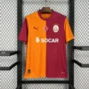 Maillot Galatasaray Domicile 2026/2027 — devant Maillot Galatasaray Domicile 2026/2027 — devant