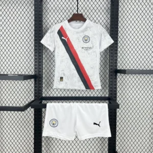 Kit Enfant Manchester City Blanc 2025/2026 — devant Kit Enfant Manchester City Blanc 2025/2026 — devant